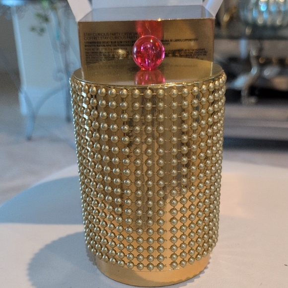 MAC Cosmetics Stay Curious Lipstick Set - Picture 3 of 13